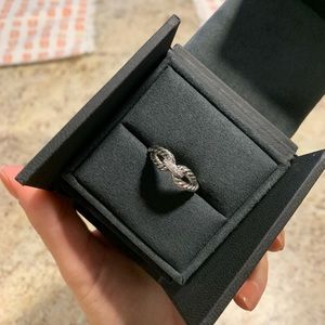 PRICE DROP DAVID YURMAN DIAMOND LOOP RING 🤍